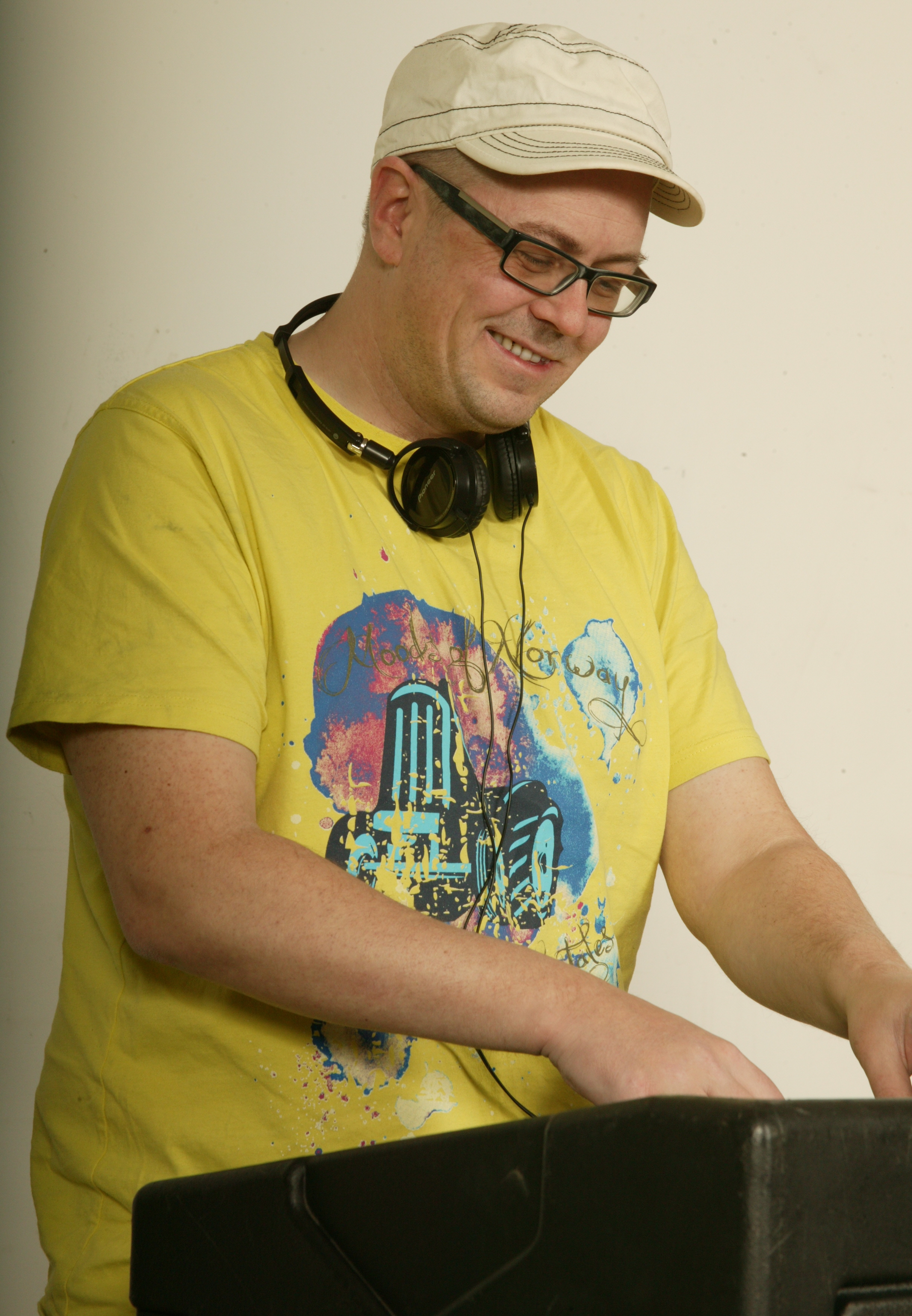 DJ 006
